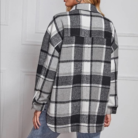 Boyfriend fit plaid trucker jacket brown shacket - Picture 6 of 6